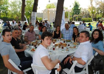 İzmirli Mermerciler bahara ‘Merhaba’ dedi