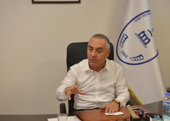 “Dünyanın ikinci büyük fuarı diye övünüyoruz. Bir sanayi sitesi yok dövünüyoruz!”