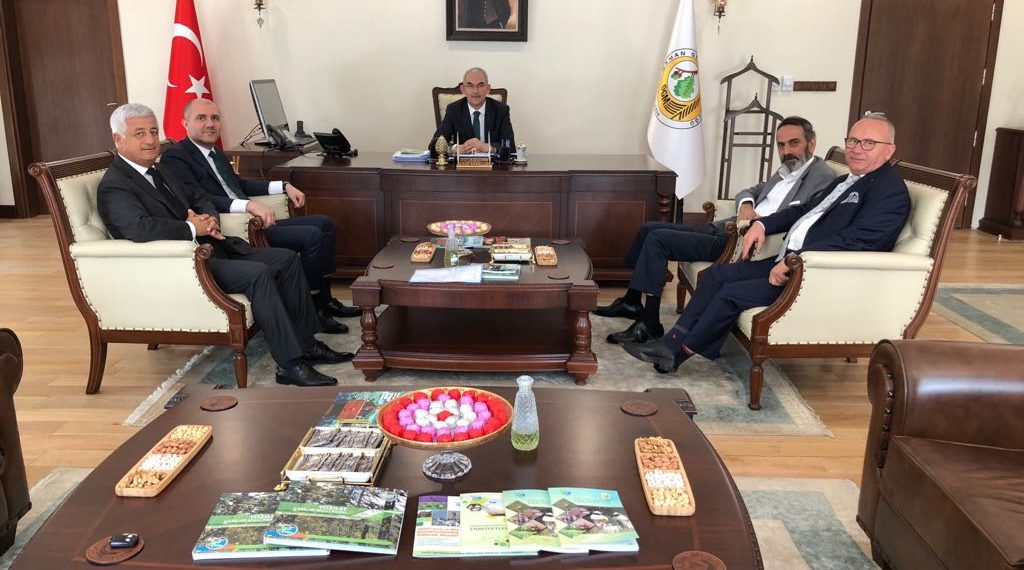 Dört büyükler sektörün geleceği için yetkililer ile sıcak temasta