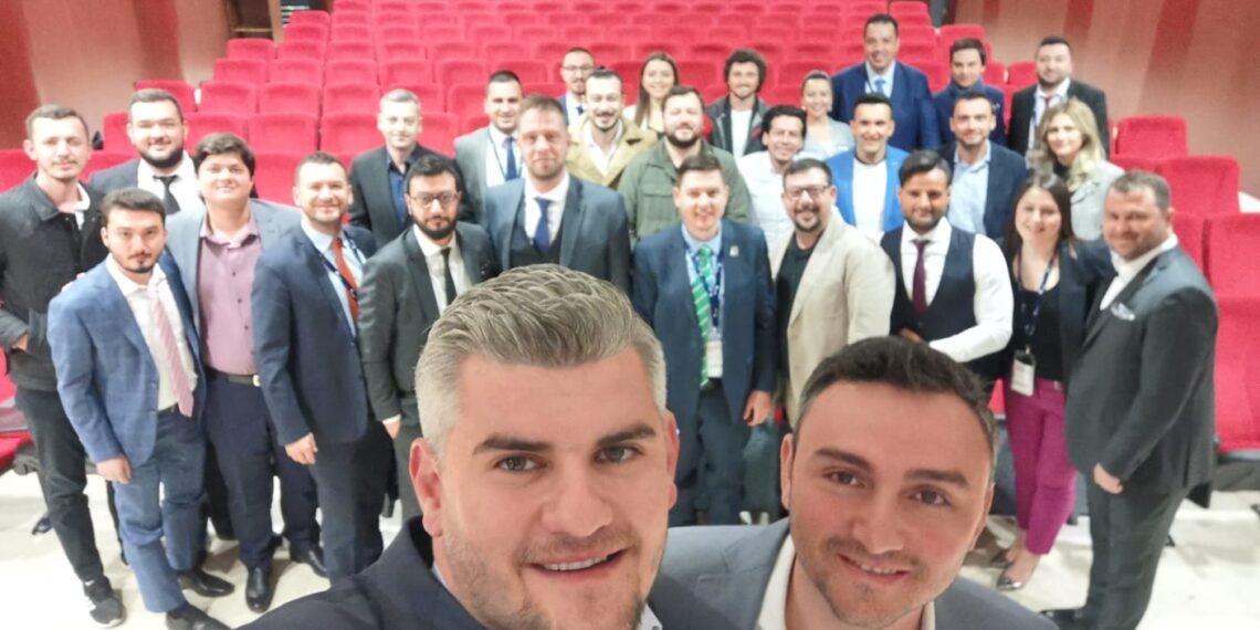 Y Kuşağından X Kuşağına çağrı: “Bizi dinleyin”