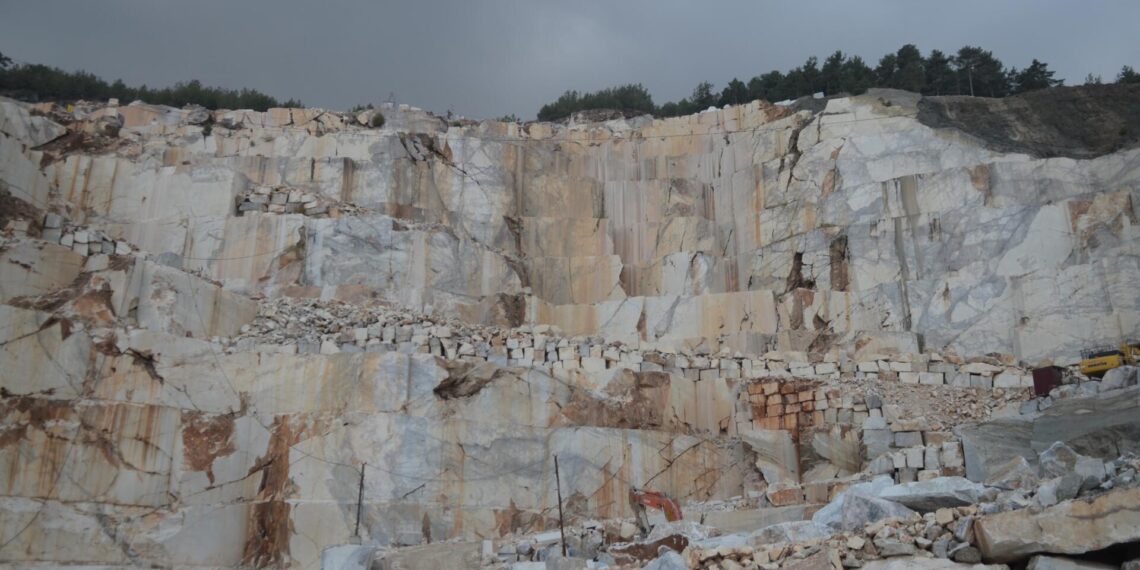 Yaralar sarılmaya başlandı