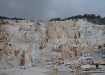 Yaralar sarılmaya başlandı