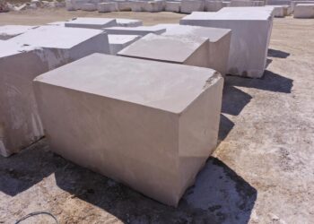 Gri modasına karşı bej mermer: Camel Bej