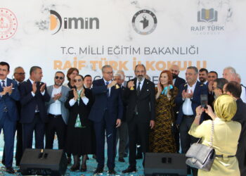 Raif Türk İlkokulu’nda ilk ders zili çaldı
