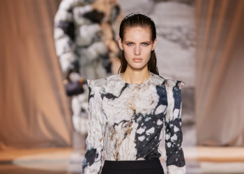 Roberto Cavalli’nin sonbahar 2024 koleksiyonu: Mermerin büyüsüne bir övgü