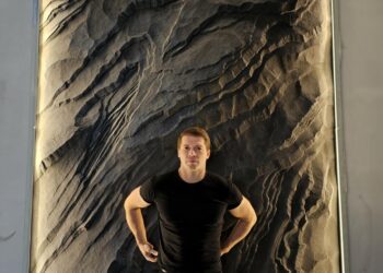 The man who makes rocks speak : John Lazurko