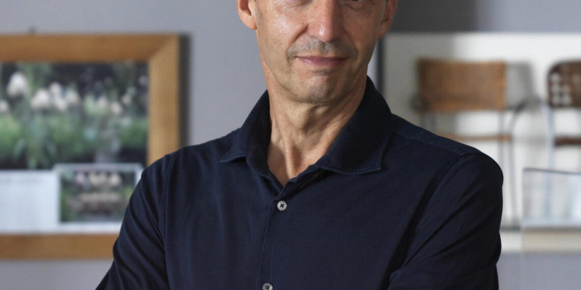 A painter in design: Raffaello Galiotto