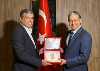 Türk doğal taşları Singapur’da dünyanın en önemli mimarları ile buluştu