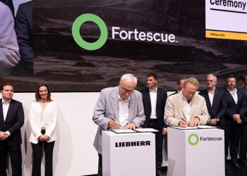   Liebherr and Fortescue launch T264 battery-powered mining truck