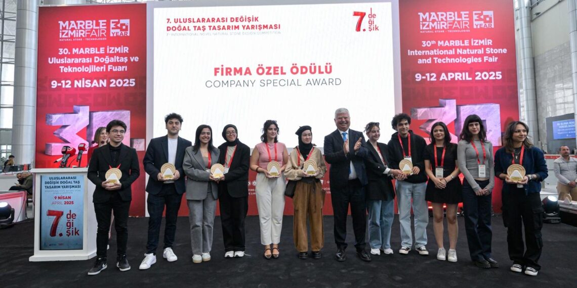 Doğaltaşa hayat veren genç tasarımcılar ödüllerini aldı