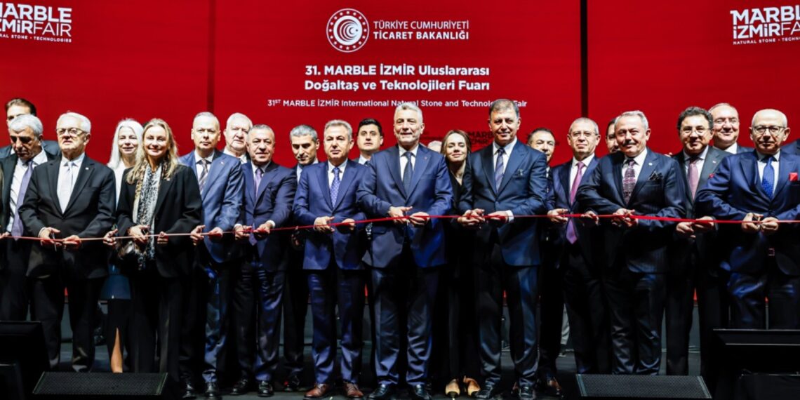 Doğal taşın kalbi İzmir’de atıyor